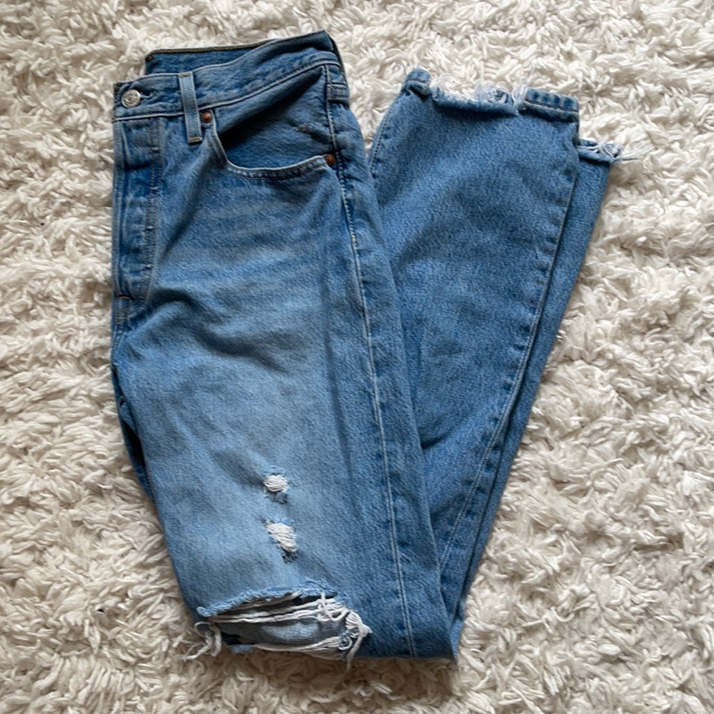 Distressed straight leg 501 Levis